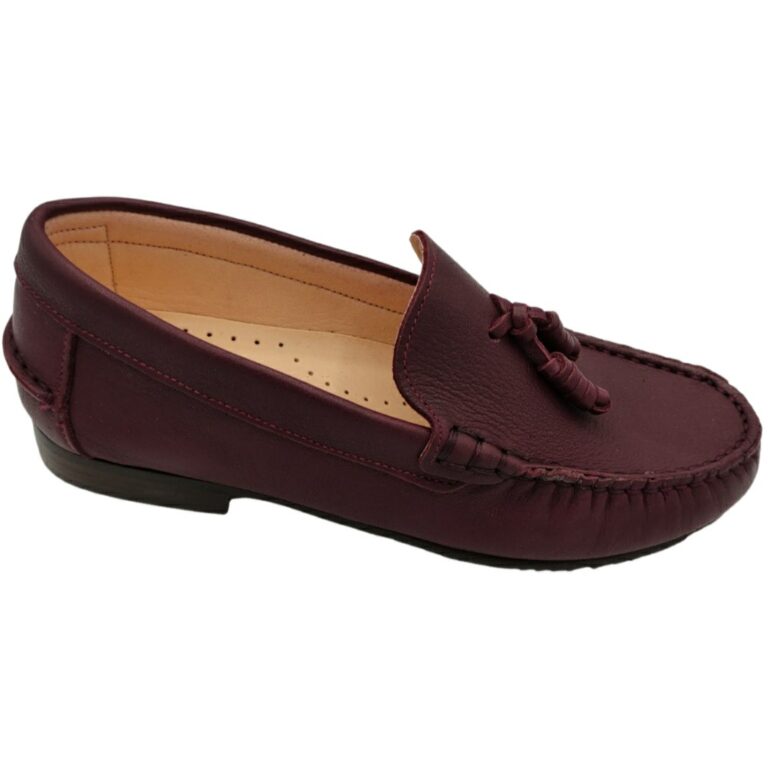 Mocasines de Piel con Borlas modelo 30728 en color rioja